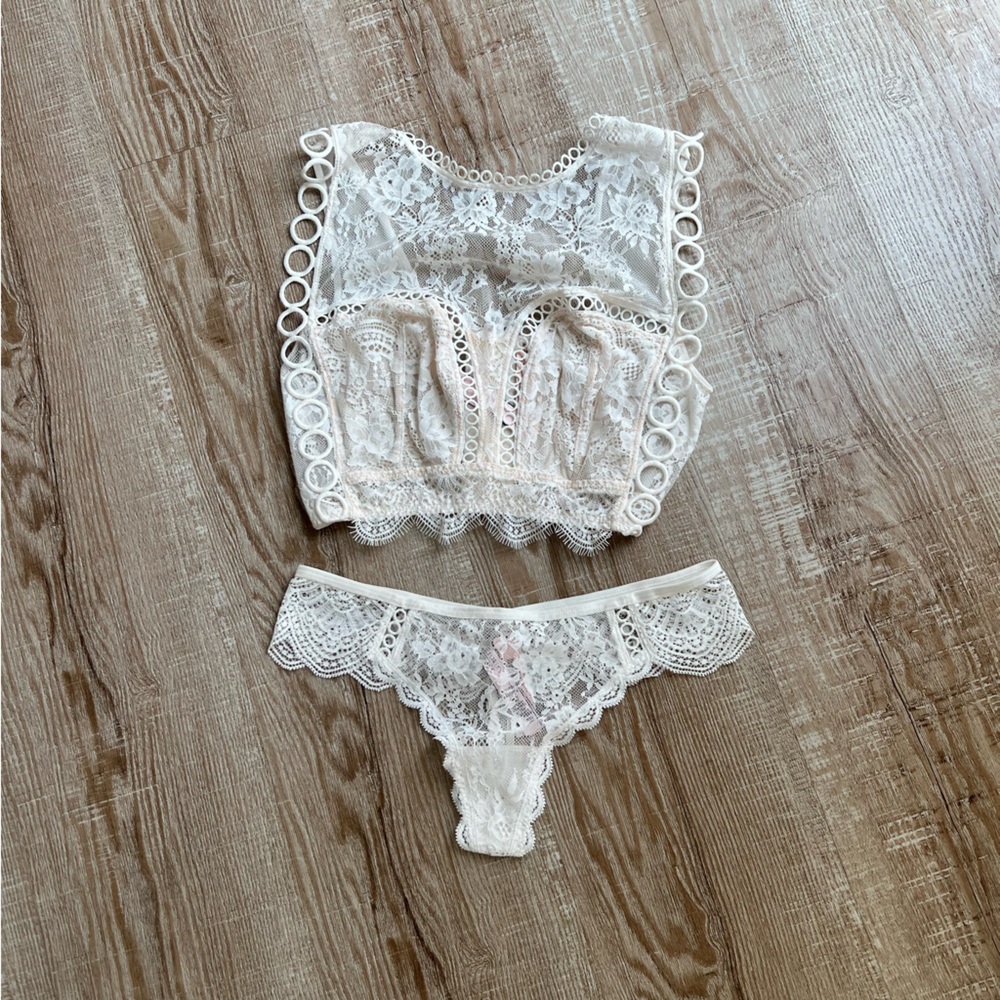 NWT Victoria’s Secret lingerie top and thong set